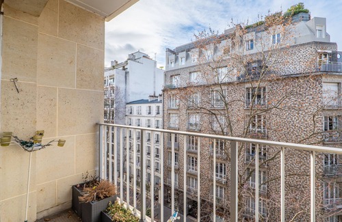 Auteuil Apartment | Fragments in Time, by Veeve