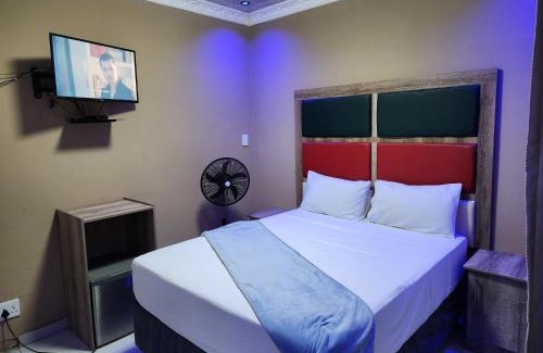 Emfuleni House | Francos guest lodge accommodation