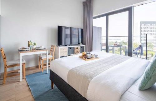 Jebel Ali Apartment | Frank Porter - Azizi Aura