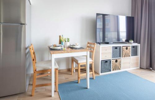 Jebel Ali Apartment | Frank Porter - Azizi Aura