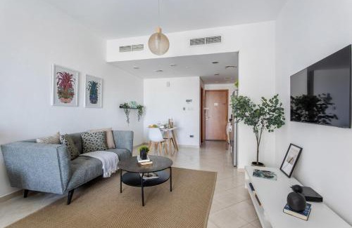 Dubai Production City Apartment | Frank Porter - Damac Crescent A