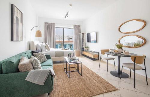 Dubai Production City Apartment | Frank Porter - Lago Vista