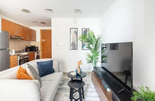 Dubai Production City Apartment | Frank Porter - Lakeside D