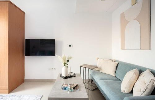 Dubai Production City Apartment | Frank Porter - Lakeside Tower D