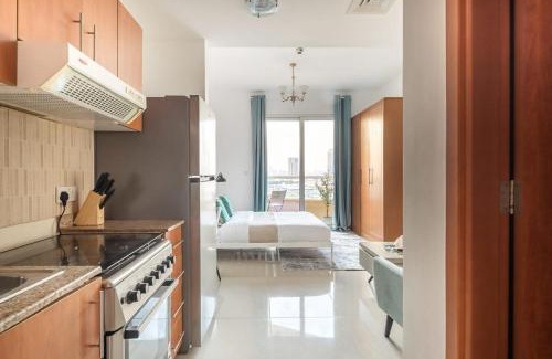 Dubai Production City Apartment | Frank Porter - Lakeside Tower D