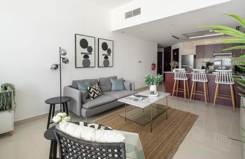 Dubai Sports City Apartment | Frank Porter - Oasis Tower 1