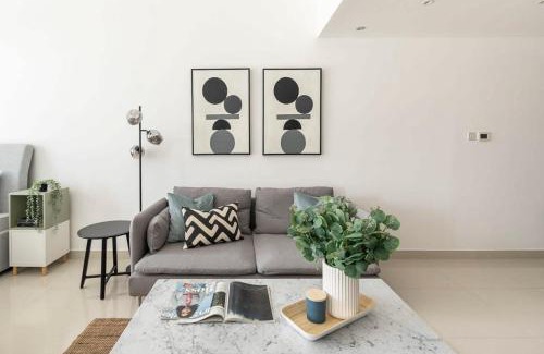 Dubai Sports City Apartment | Frank Porter - Oasis Tower 1