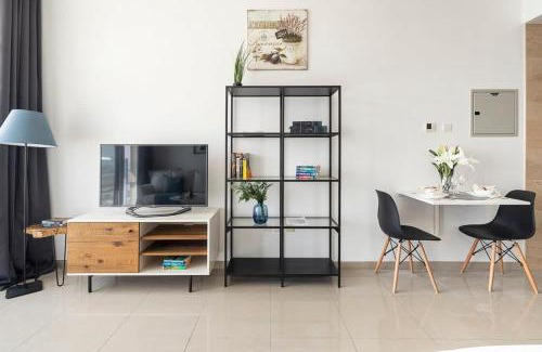 Al Barsha Apartment | Frank Porter - Siraj Tower