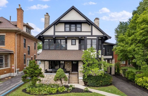 Near East Columbus House | Franklin Conservatoire Mansion- Free Parking!