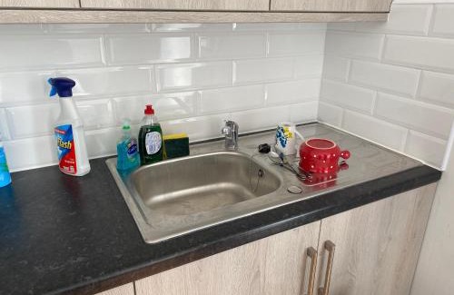 Westcliff-on-Sea House | Freddy Corner - Studio Flat