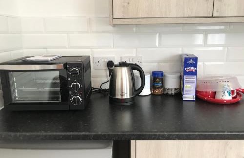 Westcliff-on-Sea House | Freddy Corner - Studio Flat