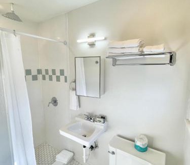 Fredericksburg Hotel | Frederick Motel