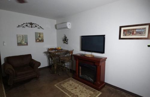 Fredericksburg House | Fredericksburg Escape Wineries & Hot Tub