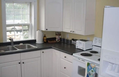 Nantucket Town House | FREE 3rd Night!* (See description) Nantucket in Town 3 Bedroom 1 Bath Cute House
