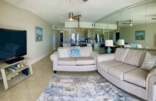 Fort Walton Beach Condo | Free beach chairs and umbrella service. Spectacular gulf front views!