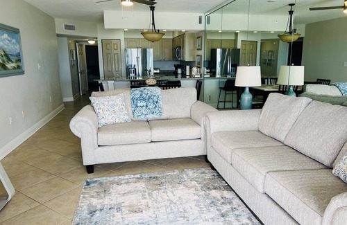 Fort Walton Beach Condo | Free beach chairs and umbrella service. Spectacular gulf front views!
