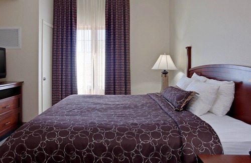 Palmdale Condo | Free Breakfast. Outdoor Pool & Hot Tub. Relaxing Retreat!
