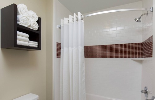 Palmdale Condo | Free Breakfast. Outdoor Pool & Hot Tub. Relaxing Retreat!