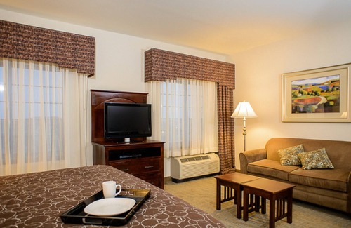Webster Apartment | Free Breakfast + Outdoor Pool + 24 Hour Business Center | Close to NASA