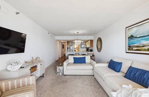 North Ocean City Condo | FREE DAILY ACTIVITIES! LINENS INCLUDED*! The PLAZA. Direct Oceanfront 2BR/2BA condo with semi-private den that can be closed off.