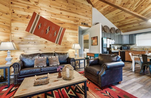 Gatlinburg - Pigeon Forge Cabin | Free Dollywood Tix/Secluded/A+Location/DogFriendly