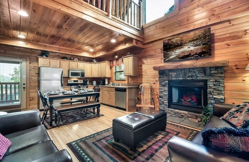 Gatlinburg - Pigeon Forge Cabin | Free Dollywood Tix/15Min2Dollywood/Pool table/Xbox