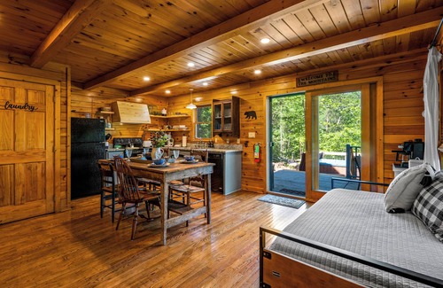 Gatlinburg - Pigeon Forge Cabin | Free Dollywood Tix/Secluded/DogFriendly