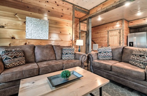 Sevierville Cabin | Free Dollywood Tix/Dog Friendly/10Min2Dollywood