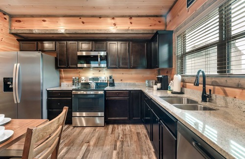 Sevierville Cabin | Free Dollywood Tix/10Min2Dollywood/Air Hockey