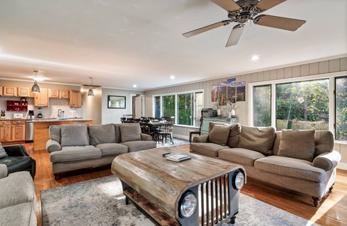 Pittman Center Cabin | Free Dollywood Tix/Spacious/Dog Friendly/Firepit