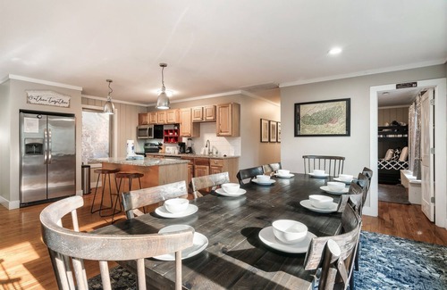 Pittman Center Cabin | Free Dollywood Tix/Spacious/Dog Friendly/Firepit