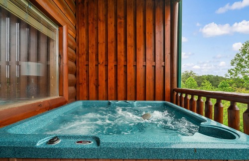 Sevierville Cabin | Free Dollywood Tix/Views/DogFriendly/Gameroom