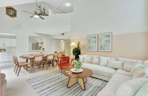 Jupiter House | Free Early Check-in 4 Aug Pool BBQ Patio King Beds