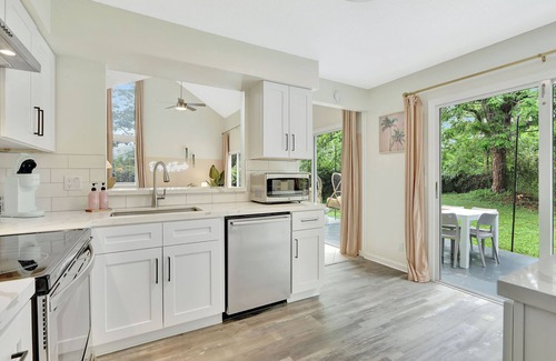 Jupiter House | Free Early Check-in 4 Aug Pool BBQ Patio King Beds