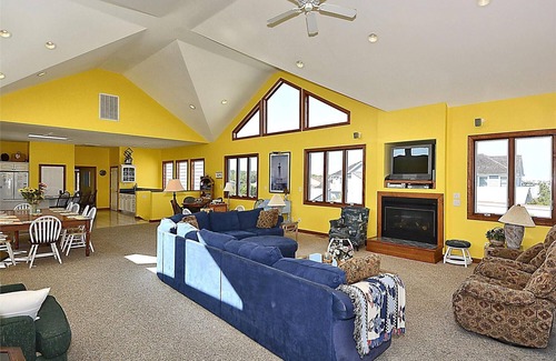 Bethany Beach House | Free Golf at Bear Trap Dunes and MORE! Wonderful OCEANFRONT with 6 bedrooms + den, 6 bath home. Terrific views of the ocean. Loaded with many extras, including elevator.