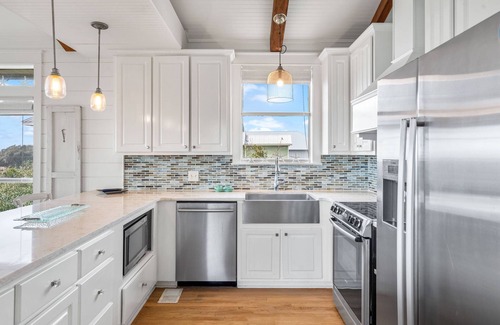 Seacrest House | Free golf cart/Private Heated Pool/PET Friendly/1 min to beach access/Sleeps 9
