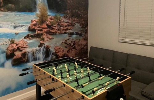 Alhambra House | Free Heated private pool, Resort living, Games, all the fun at Valley of the sun