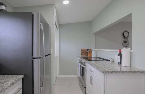 Lakewood Park Apartment | FREE: High Speed Wi-FinFREE: ParkingnFREE: Coffee/TeanFREE: Netflix/Prime Video