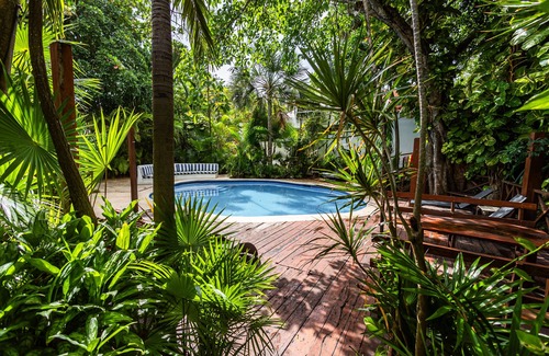 Playacar Fase I Apartment | Free laundry. Studio w/2 beds. AC + Shower. 1mn walk to a beautiful beach.