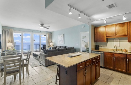 Panama City Beach Condo | Free Mini Golf with Stylish, Large Condo