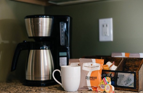 Hitch Village - Fred Wessels Homes House | Free Parking|Full Kitchen|Walkable|W/D|Balcony|A/C