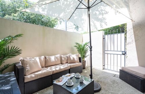 Hitch Village - Fred Wessels Homes House | Free Parking|Full Kitchen|Walkable|W/D|Balcony|A/C