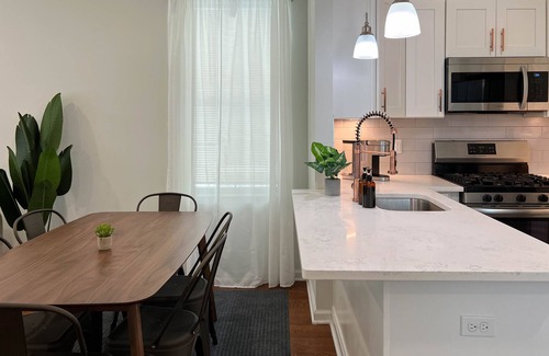 Constable Hook Apartment | *Free Parking* King Beds near NYC & EWR, Sleeps 12