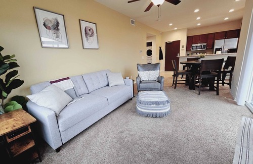 Kutzky Park Apartment | Free Parking, New Apartment, Steps From Mayo!