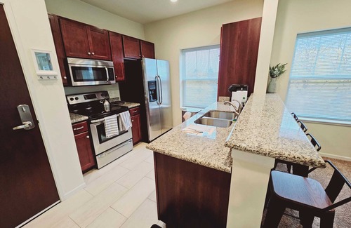 Kutzky Park Apartment | Free Parking, New Apartment, Steps From Mayo!