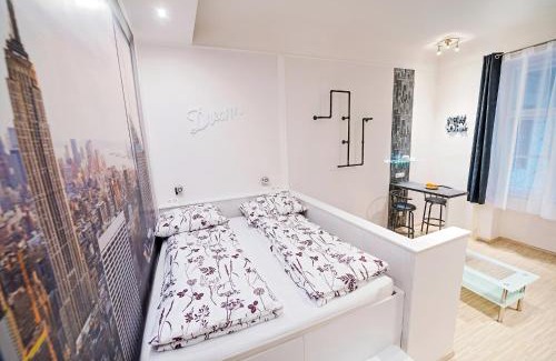 Palace District Apartment | FREE PARKING, QUIET design flat in the centre