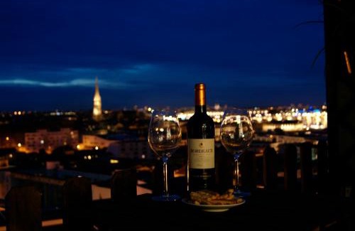 Bordeaux Sud Apartment | FREE Parking - Self Checkin - WIFI - Panoramique Terrasse - DUPLEX SAINT JEAN - SUPERBORDEAUX