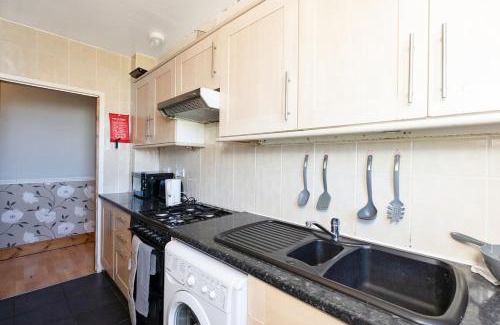 Duddingston Apartment | Free Parking - Sleeps 6 - Central - Good Location