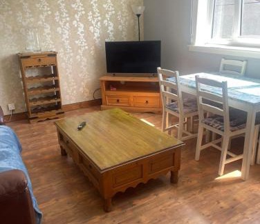 Duddingston Apartment | Free Parking - Sleeps 6 - Central - Good Location