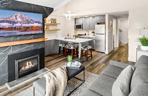 North Park City Condo | Free Parking | Slopeside Style at PCMR